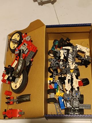LEGOs, moto Transformer, rodes i altres