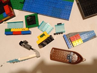 LEGOs, moto Transformer, rodes i altres