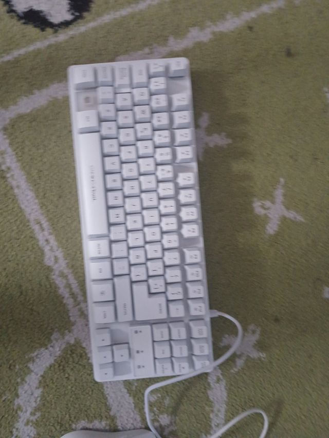 Teclado y ratón gaming Trust blancos