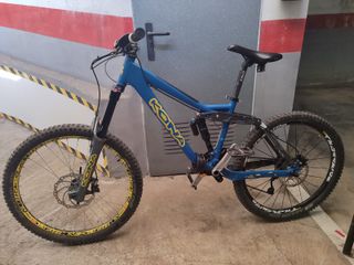 Kona MTB - Bicicleta descenso