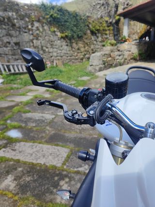 Triumph Street Triple 675 (108CV)