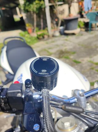 Triumph Street Triple 675 (108CV)