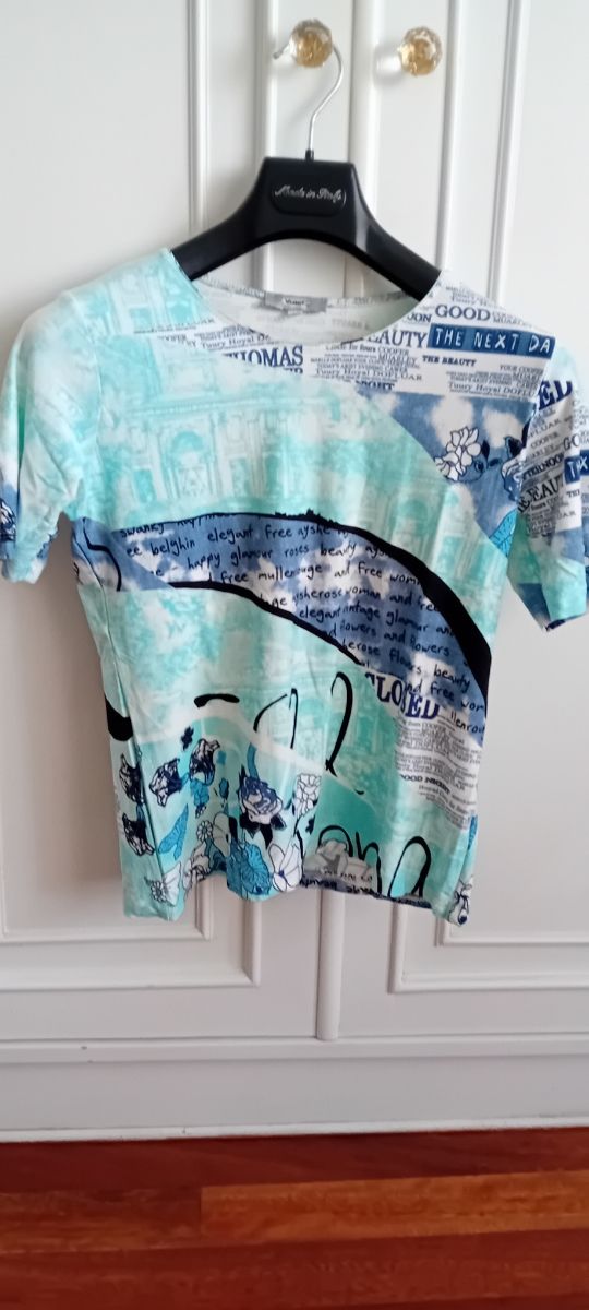 Camiseta Viunic S - Azul y Blanca