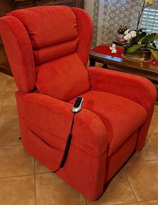 Poltrona relax rossa motorizzata