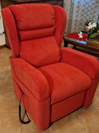 Poltrona relax rossa motorizzata