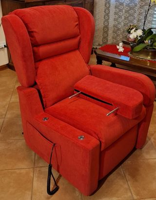 Poltrona relax rossa motorizzata