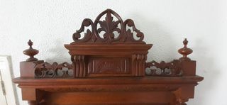Mueble lavabo antiguo de madera y mármol