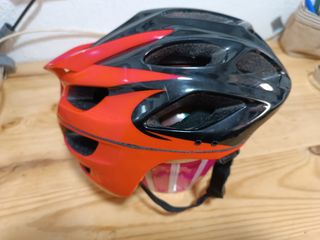 Casco bicicleta negro-rojo