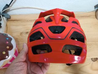 Casco bicicleta negro-rojo