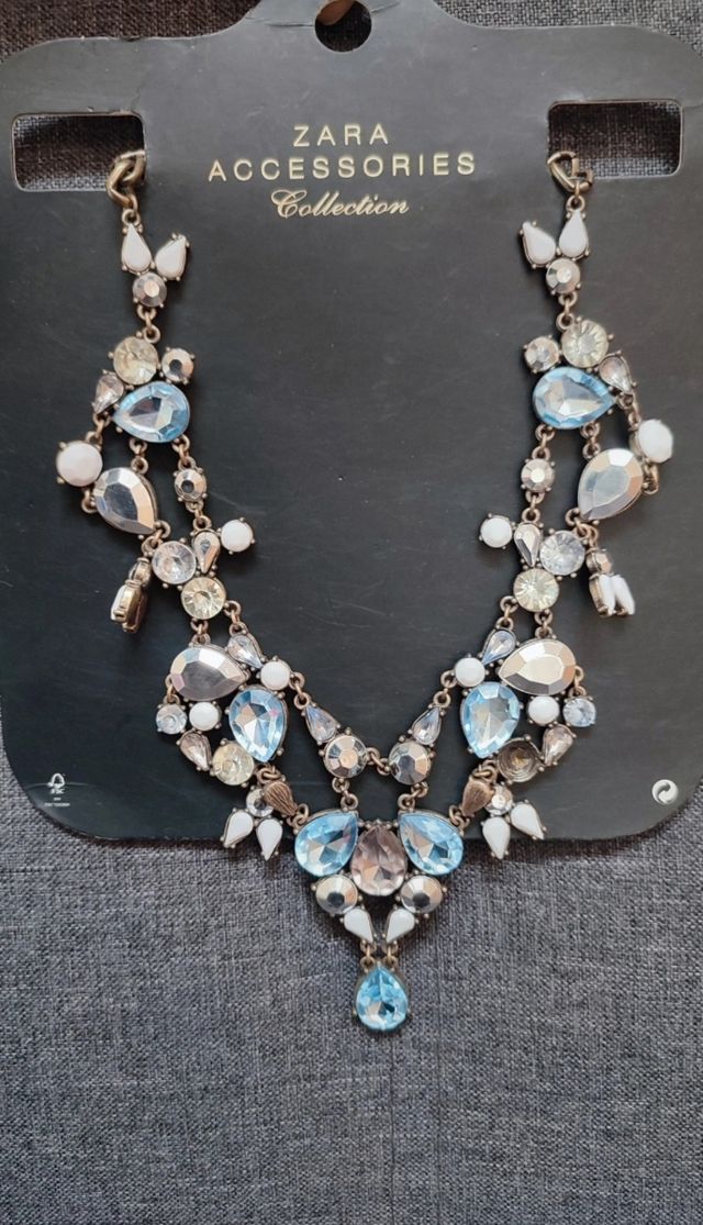 Collar Zara pedreria azul plata