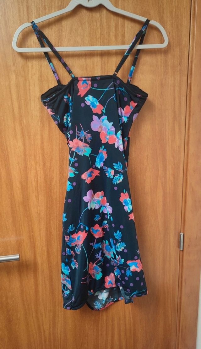 Vestido Bershka XS multicolor