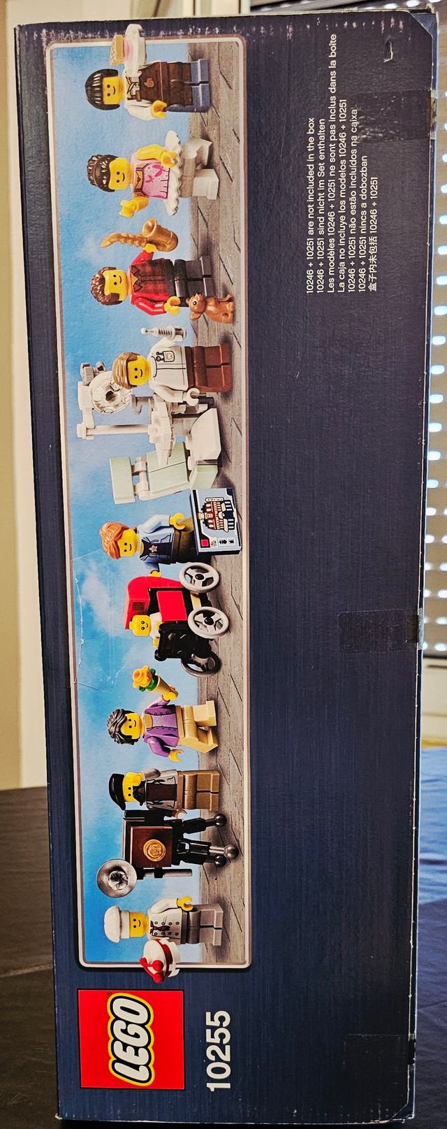 LEGO Creator 10255 Assembly Square