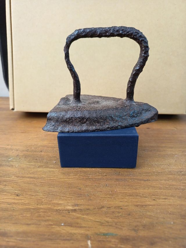 Plancha hierro antigua