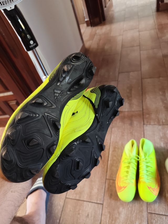 Botas fútbol Adidas talla 42 muy poco uso