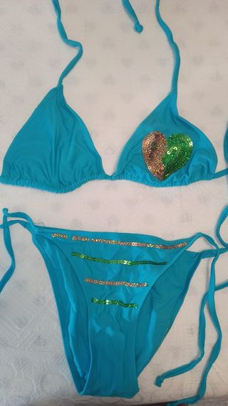 Bikini azul con lentejuelas