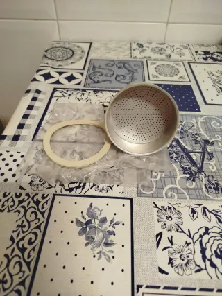 Piezas de cafetera italiana, 3 coladores y 2 gomas