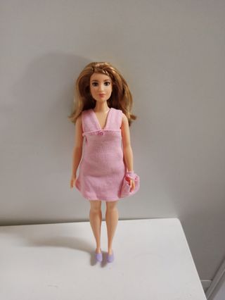 Muñeca Barbie Curvy rosa