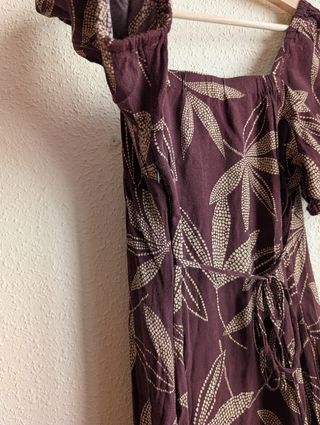 Vestido midi marrón estampado