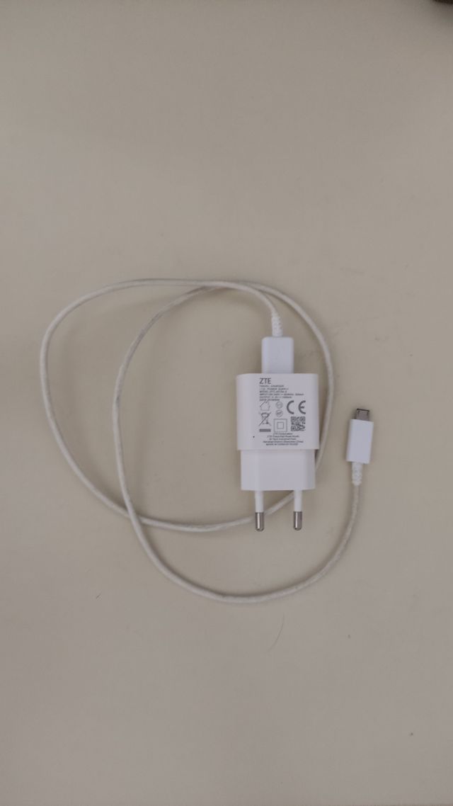 Cargador móvil con cable MicroUSB