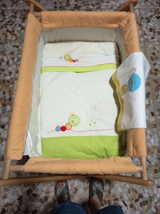 Minicuna bebé - Madera. Completa con todo