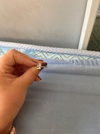 Anillos dorados y plateados