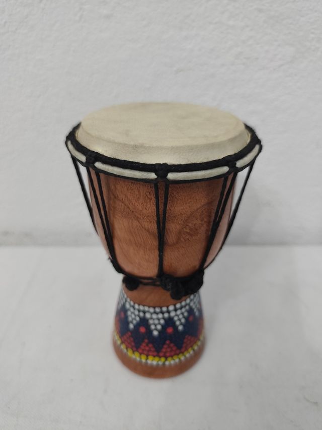 Tamborín de madera artesanal