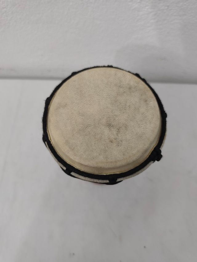 Tamborín de madera artesanal