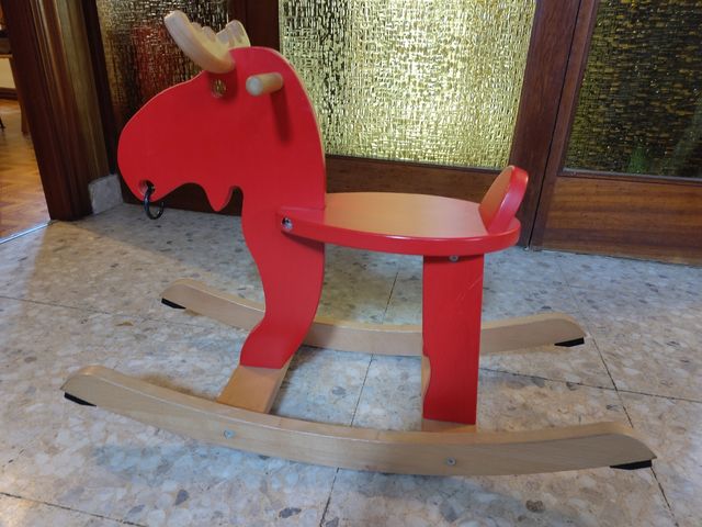 Balancín reno madera rojo