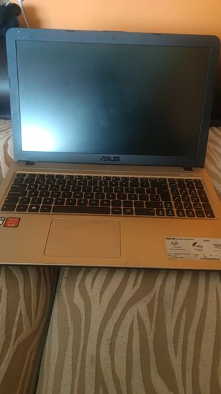 Portátil Asus AMD E2 Quad Core