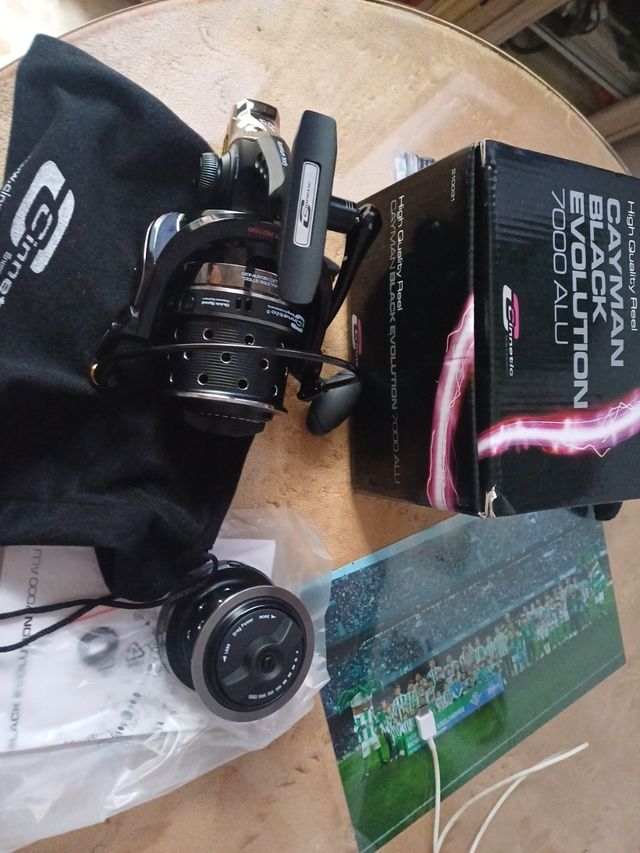 Carrete Cinnetic Cayman Black 7000 ALU