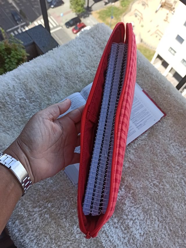 Funda portátil rojo vichy