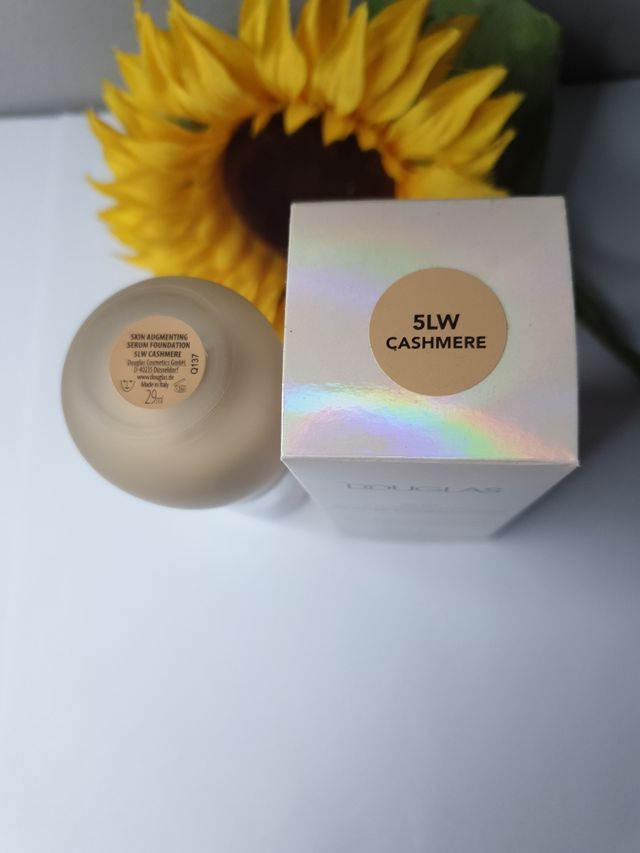 DOUGLAS Fondotinta Serum 5LW Cashmere