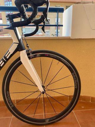 Bicicleta Carretera Cube carbono