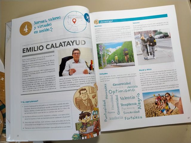 2 libros Educación en Valores Cívicos y Éticos.