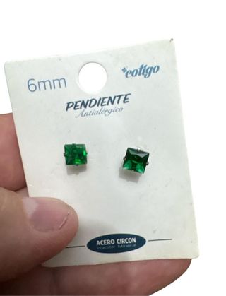 Pendientes Acero y circon cuadrados verdes 6mm