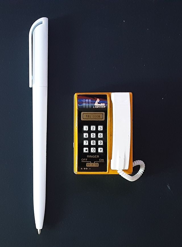 Teléfono Encendedor Retro