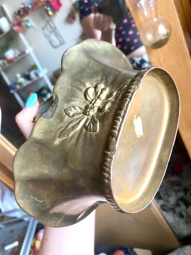 Cesta metal dorada antigua