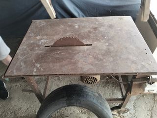 Sierra de mesa antigua