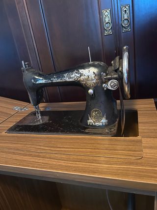 Máquina coser antigua