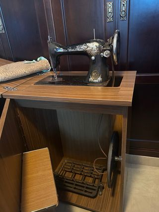 Máquina coser antigua