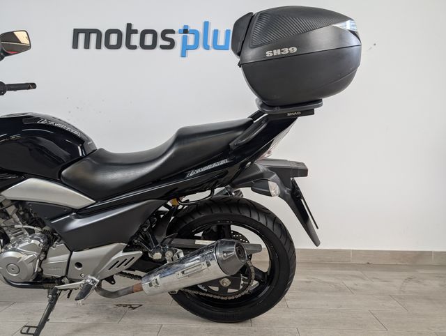 SUZUKI INAZUMA 250 2014