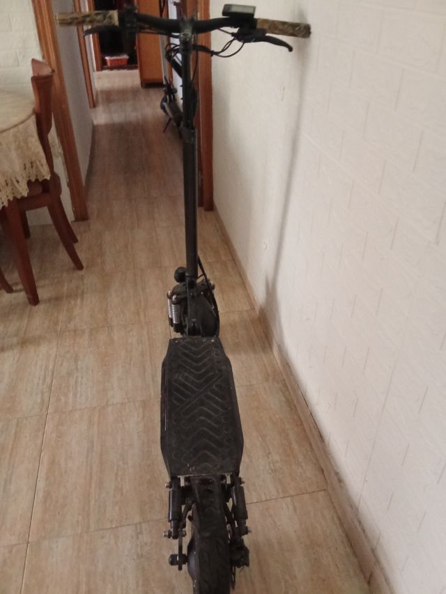 Patinete eléctrico usado
Con cargador 