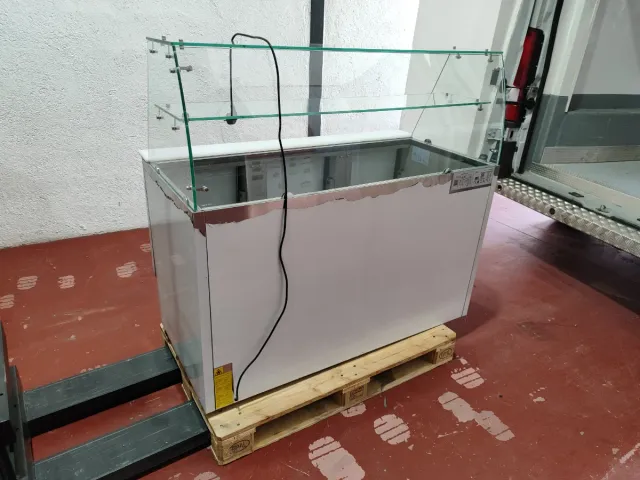Mesa topping refrigerada 3 puertas