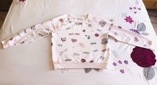 Sudadera Bershka blanca estampada
