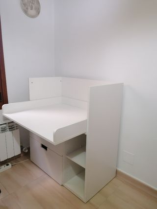 Cambiador de bebé a escritorio de IKEA