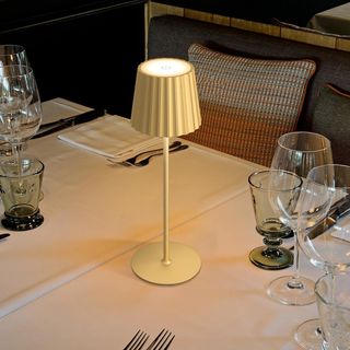 Lámpara LED mesa dorada - inalámbrica