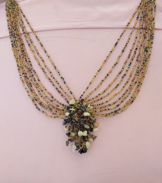 Collana con pendente e orecchini multicolor