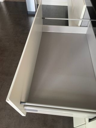Cocina moderna blanca y negra