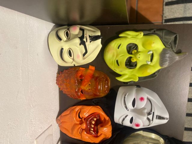 Pack máscaras y mano sangrienta Halloween