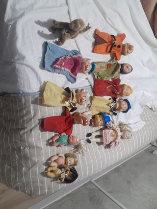 Marionetas, muñecas y monito vintage